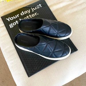 Aerosol (Ella) size9, width:med, color Blk